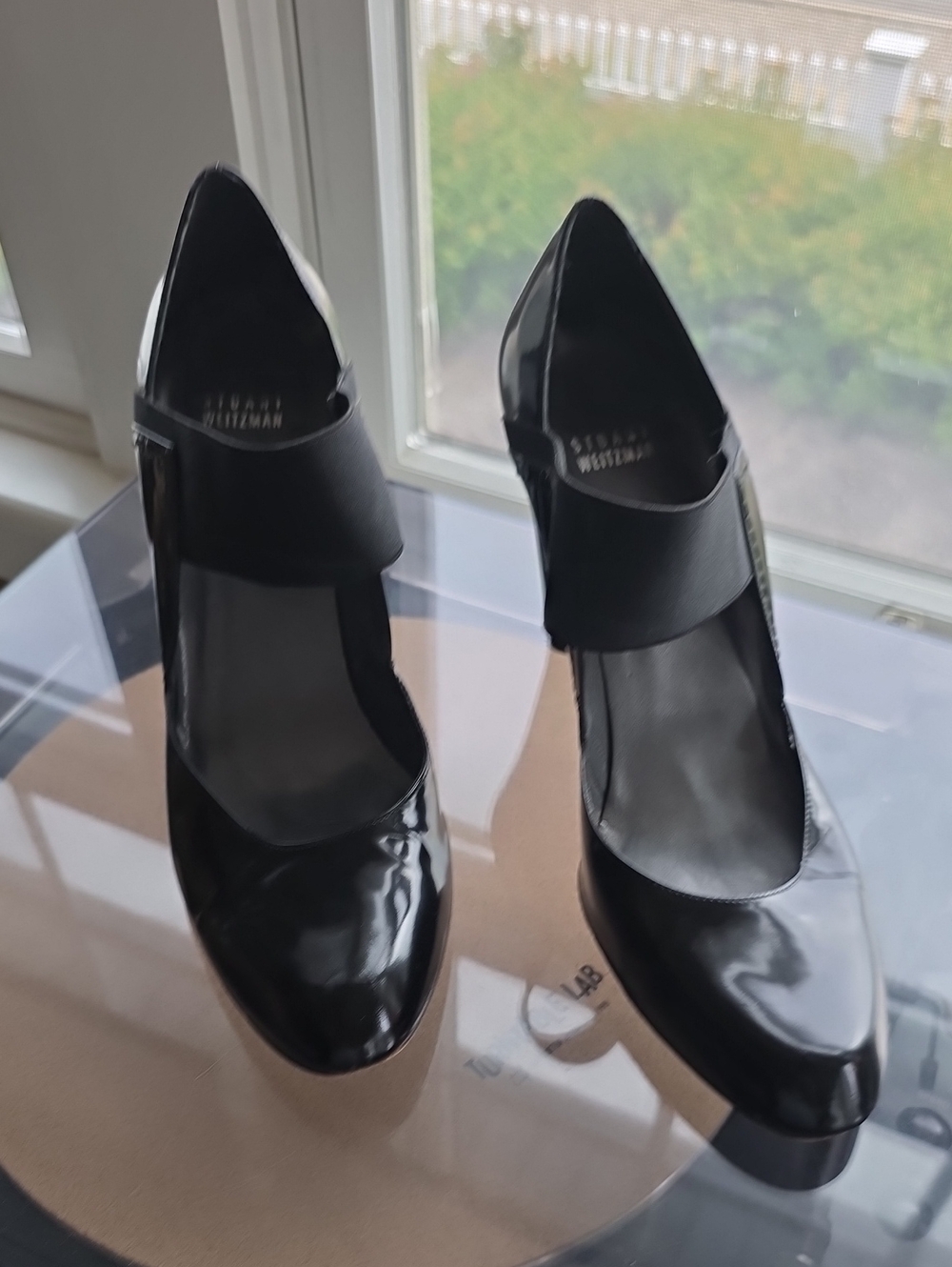 Stuart Weitzman Black Patent Leather Pointed Pumps with Elastic Strap